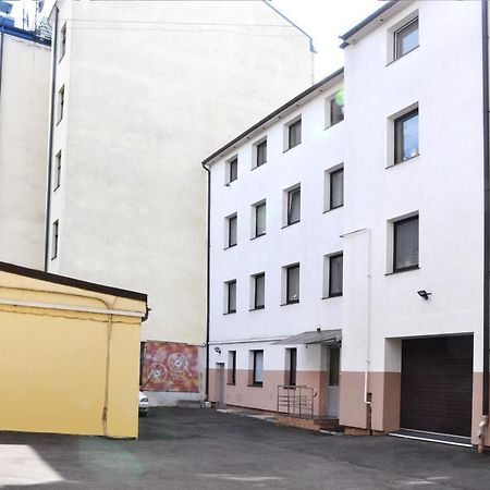 Riga City Center Quiet Apartment With Free Private Parking Екстер'єр фото