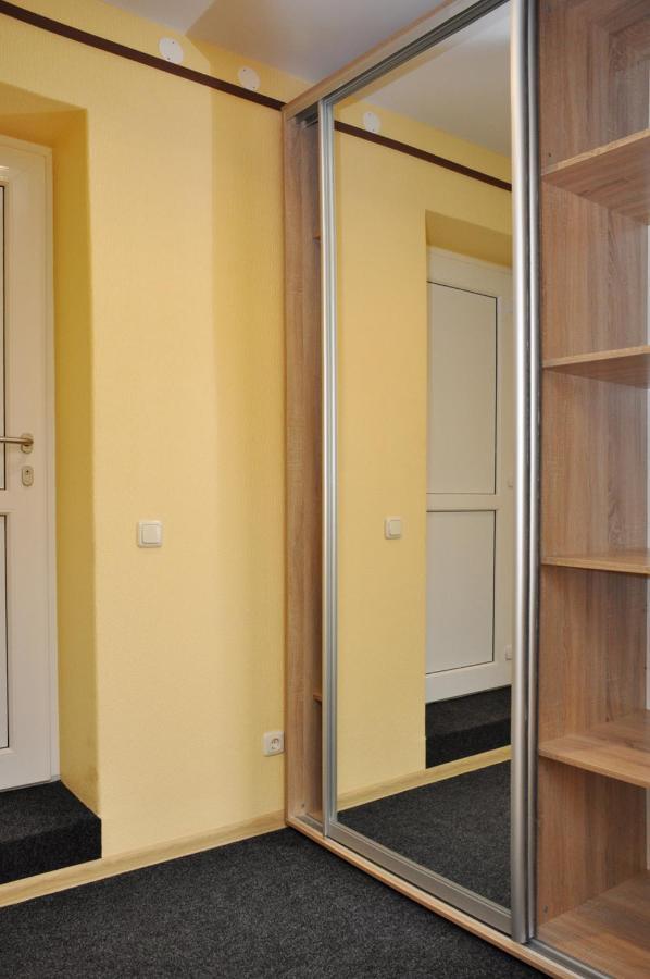 Riga City Center Quiet Apartment With Free Private Parking Екстер'єр фото
